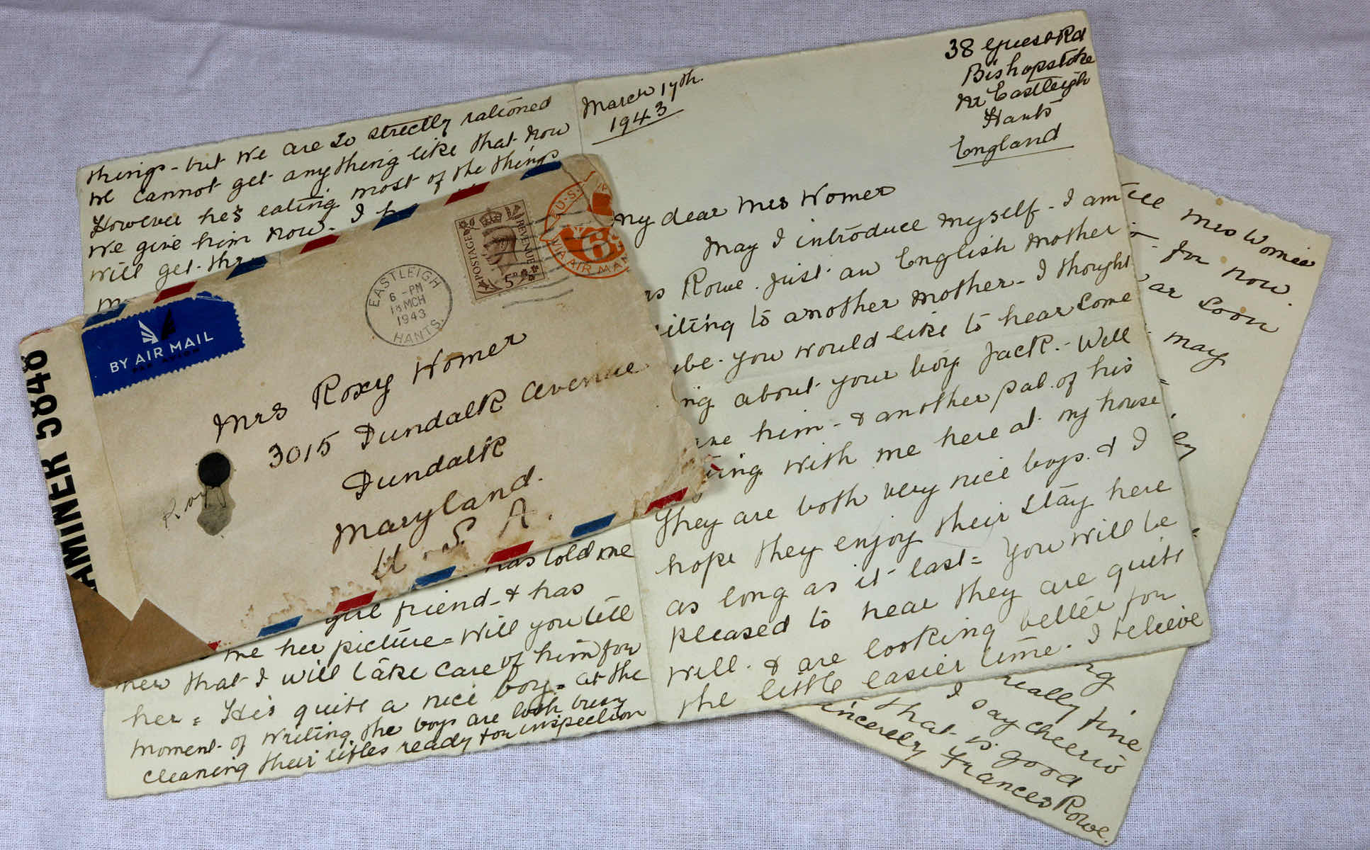 Air Mail letter from Mrs Rowe to Mrs Roxy Womer, dated 17 March 1943